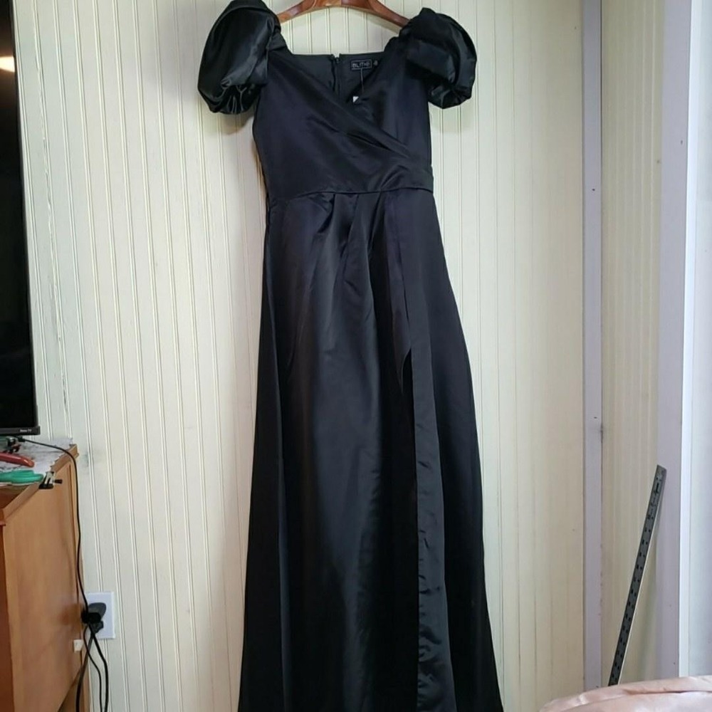 BLITHE Dress Womens Large Black Short Sleeve V Neck Satin Formal Ball Gown Long